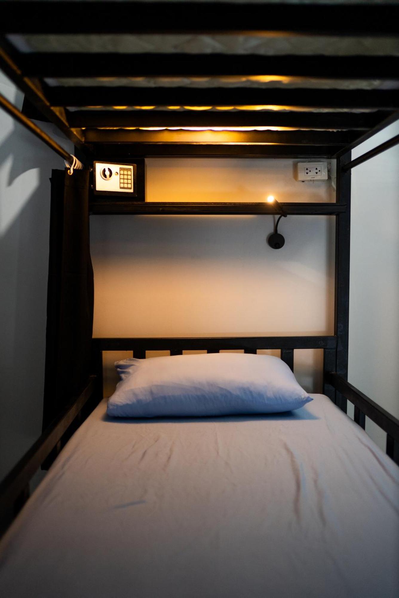 Bad Monkey Samui Hostel Chaweng  Exterior photo